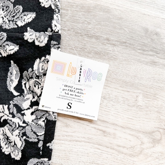 Lularoe pencil skirt - Picture 3 of 3